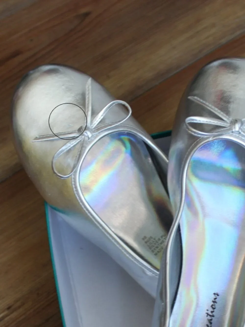 Colorful Creations Silver Metallic Bow Ballet Flats Shoes Women's Sz 7.5